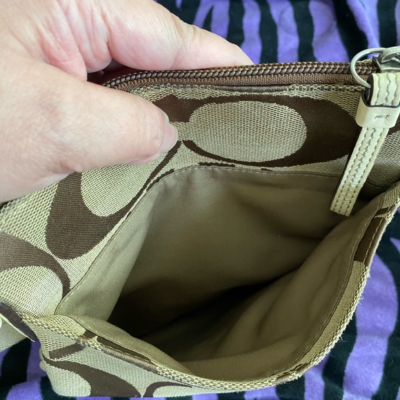 Coach crossbody pre loved - Picture 10 of 11